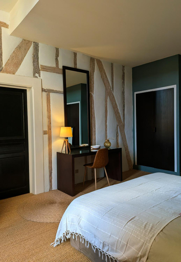 Bedroom 2, Le Chateau de La Pomarede, Aude