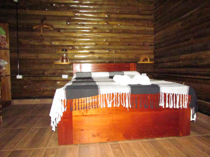 Others 5, Cabanas Esencias Mocona, Guaraní