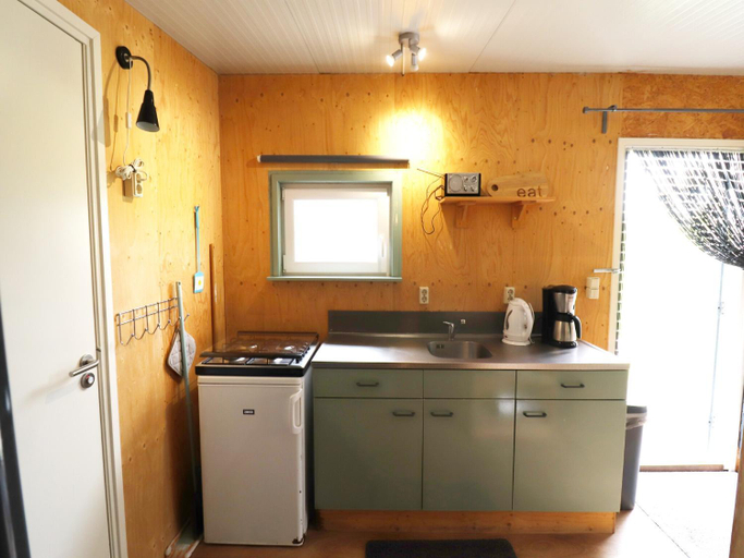 Kitchen, Cabin by Hegermeer with Boat Rentals, Wymbritseradiel