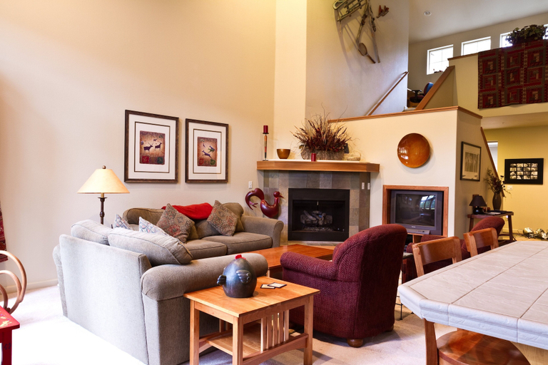 Living area 2, Widgi Creek #22 3 Bedroom Condo by RedAwning, Deschutes