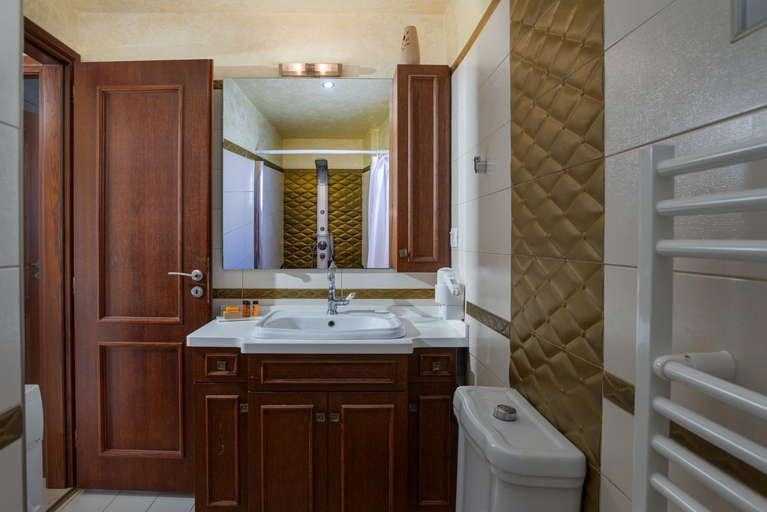 Bathroom 3, Sunshine Villa with Private Pool by Checkin, Crete
