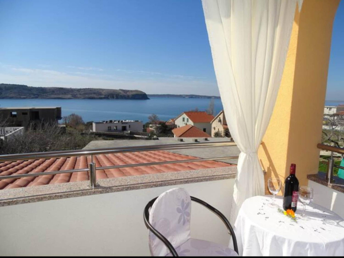 Balcony/terrace, Apartment in Razanac near Beach Rtina, Ražanac