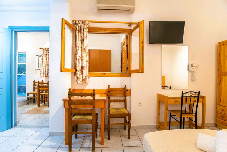 Others 5, Comfort Double or Twin Room or semi-basement, South Aegean