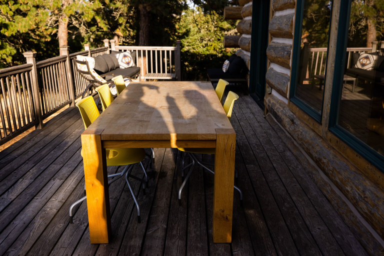 Outdoor dining 5, Adams Rest 3 Bedroom Cabin, Wasco