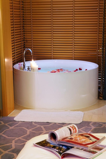 Bathroom 4, Cixi Hangzhou Bay Hotel, Ningbo