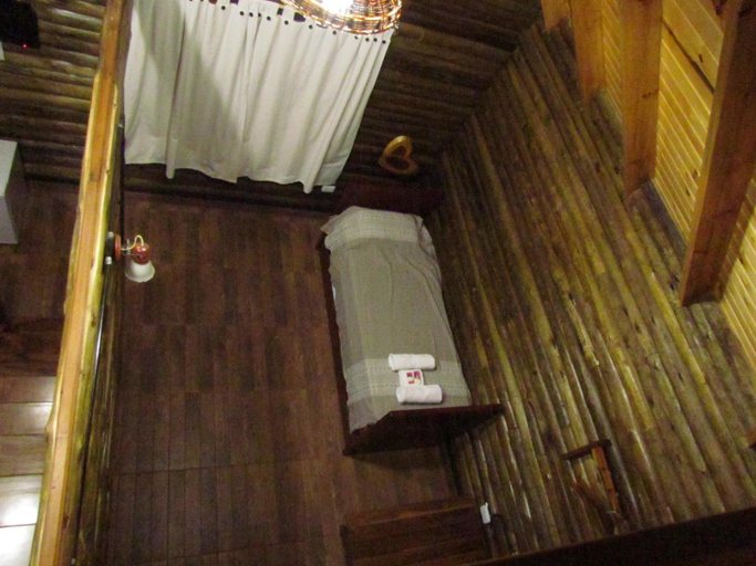 Others 4, Cabanas Esencias Mocona, Guaraní