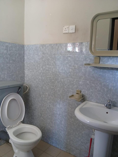 Bathroom 3, Samee Villa & Hostel Airport, Katana