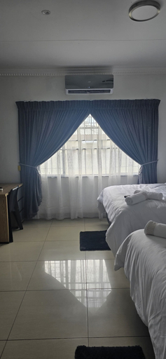 Room 1, Good night guest house, Capricorn