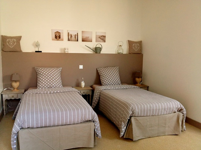 Bedroom 5, Hotel Les Voyageurs, Vendée