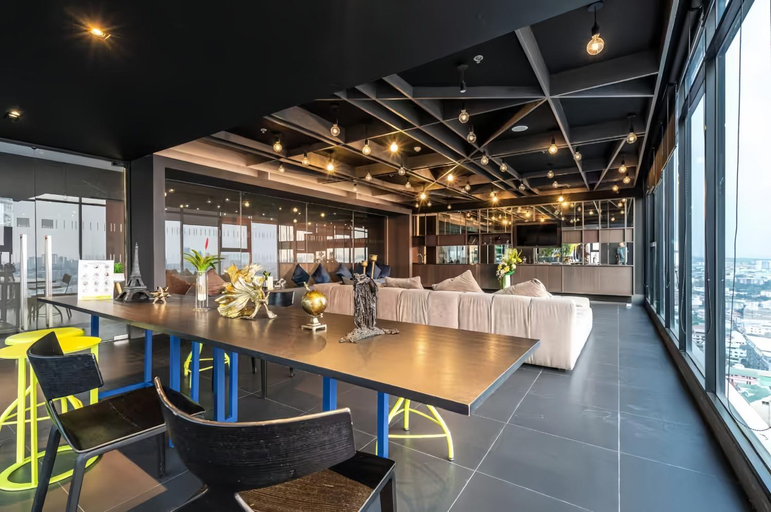 Food & Drinks 5, The Base Central Pattaya Holiday ML, Pattaya
