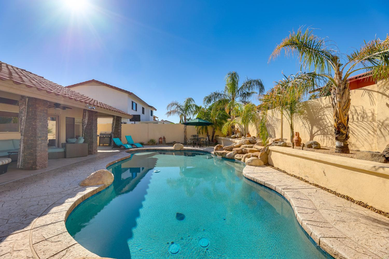 Sport & Beauty 2, Spacious Scottsdale Home Pool and Covered Patio, Maricopa