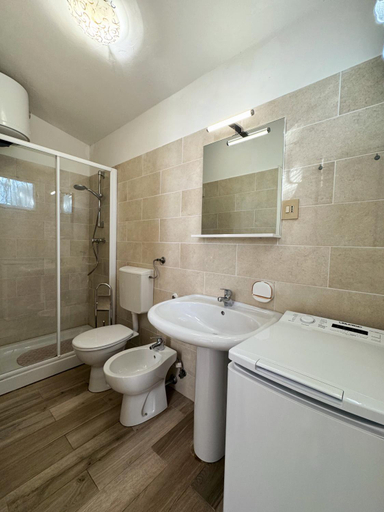 Bathroom 3, Villa Bouganville, Venezia