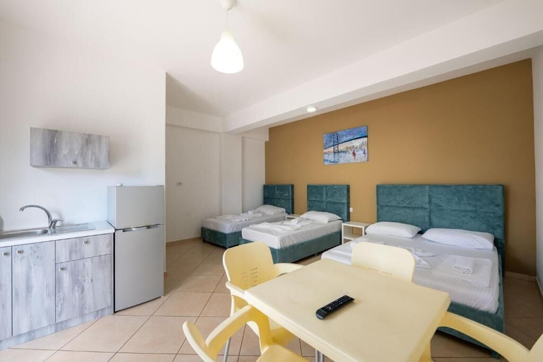 Room 4, Central Garden Sofia Studios, Sarandës