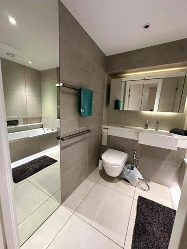 Bathroom, Studio come 1 Bed flat in Vauxhall next to Battersea, London