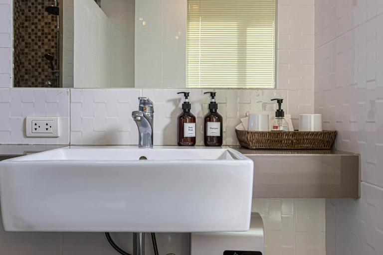 Bathroom 5, Suntria Hotel Pattaya, Sattahip