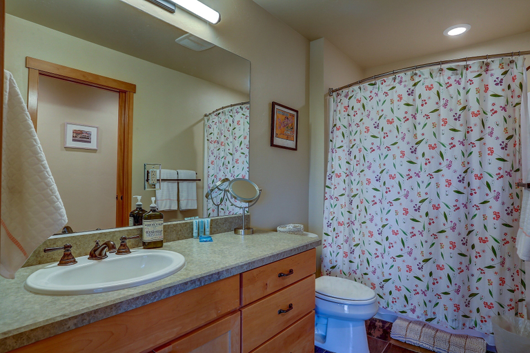 Bathroom 2, Three Rivers 3 Bedroom Home by RedAwning, Hood River