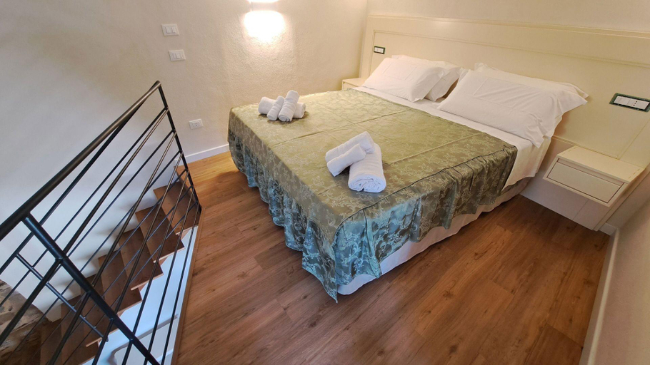 Bedroom 5, Il Flauto Magico, Cosenza