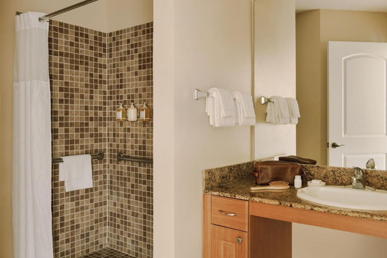 Bathroom 5, The Point Hotel & Suites Orlando, Orange