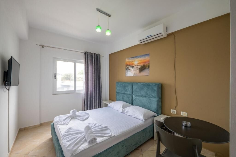 Room 2, Central Garden Sofia Studios, Sarandës