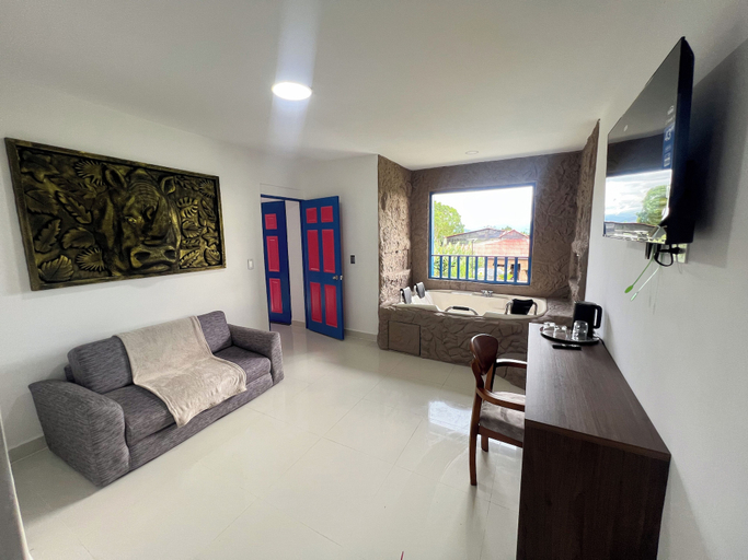 Living area 2, MAHAWI RESORT, Calarcá