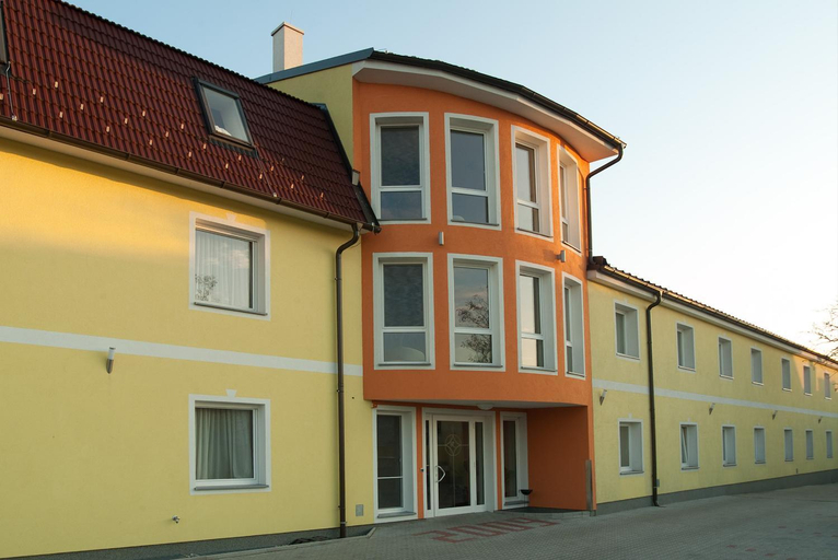 Others 2, Hotel Radlinger, Wien Umgebung