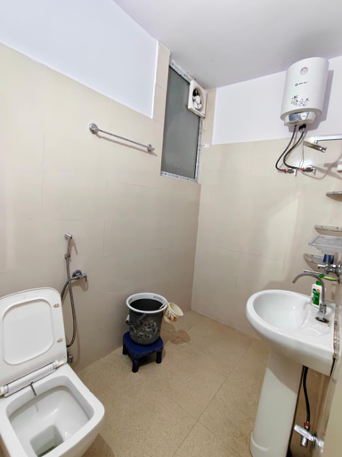Bathroom 5, The Kiwi Shadow Guest House, Almora
