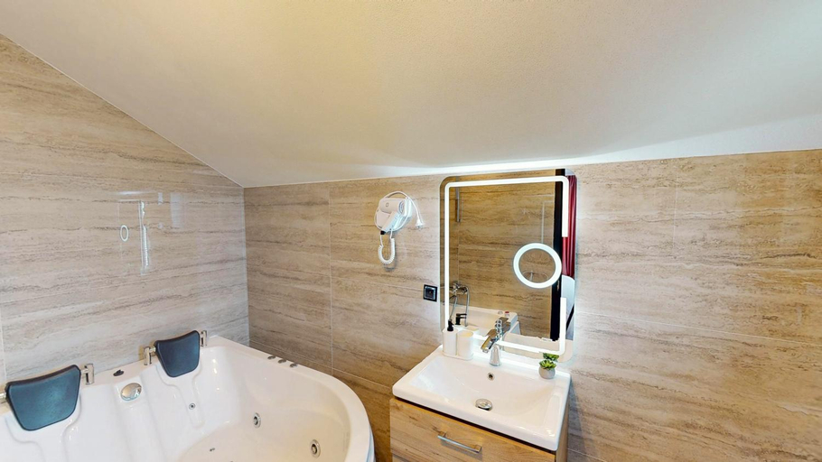 Bathroom 3, D&M Family Residence Bran 1, Zarnesti