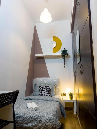 Room 5, Cozy Corner Partition Room in Al Seef, Dubai