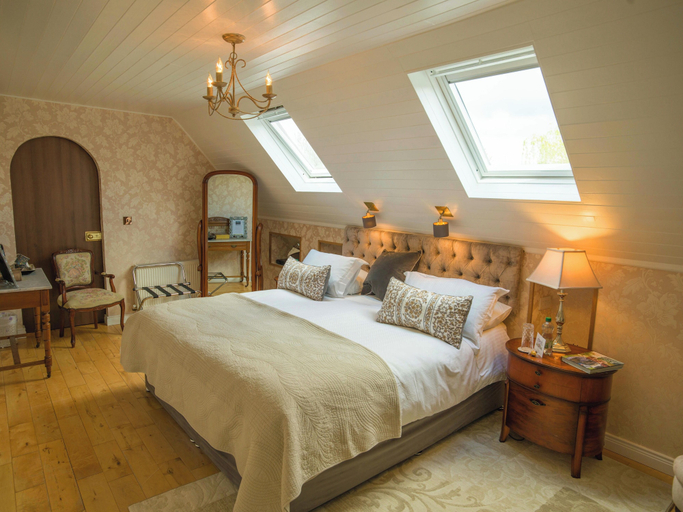 Room 2, Ivy Cottage Killarney National Park