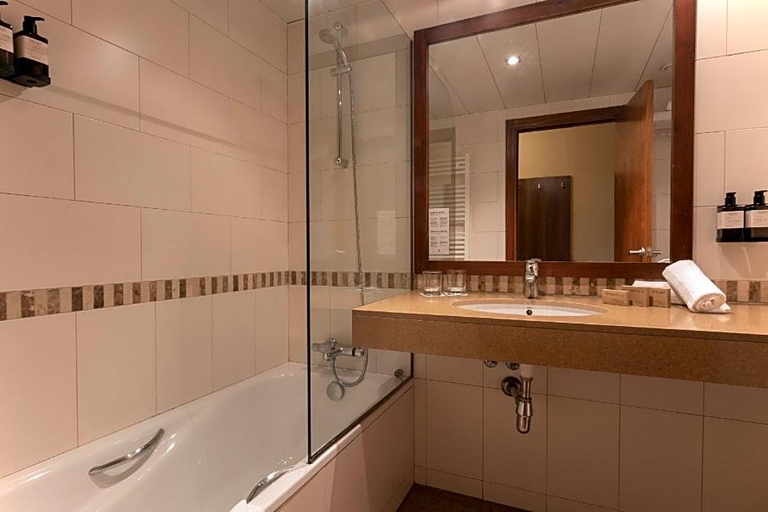 Bathroom 4, Hotel Magic Pas, Pyrénées-Orientales