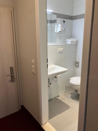 Bathroom, Hotel Restaurant Elbebrücke, Wittenberg