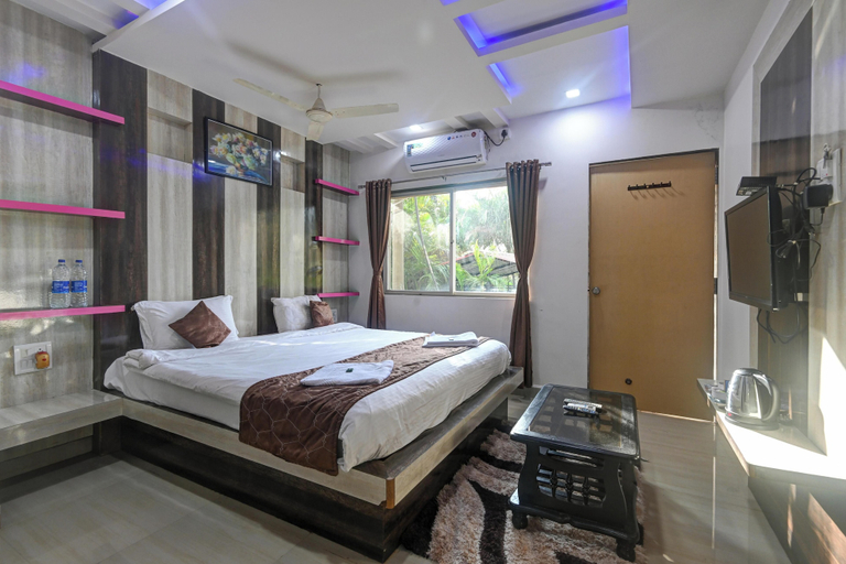 Room 3, Suketi Stays, Satara