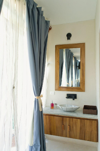 Bathroom, Saak Luum Ruta Puuc, Sacalum
