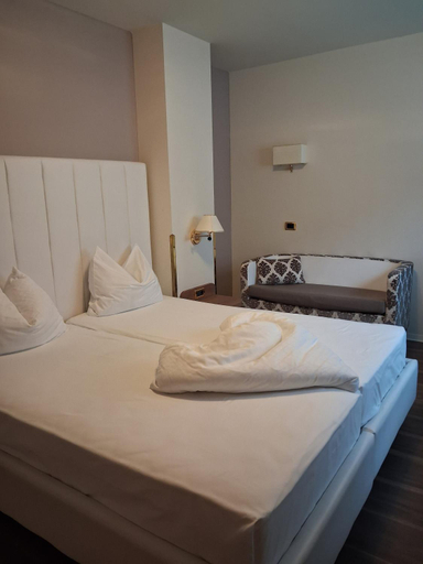 Bedroom 3, Hotel Garni Gunther, Bolzano
