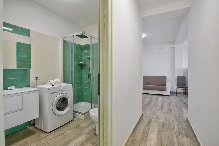 Bathroom 3, La Primula, Lecce