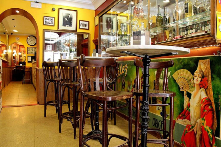 Food & Drinks 5, Calamo Guesthouse, Madrid