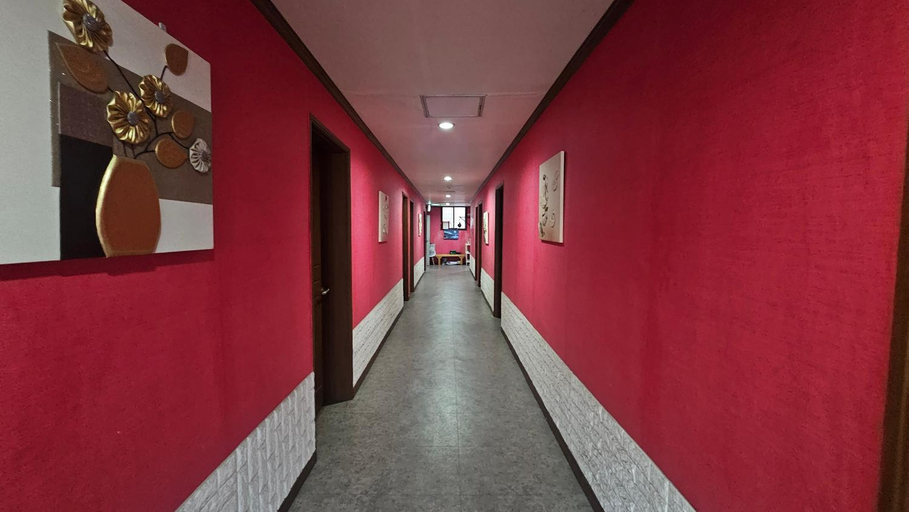 Others 4, Samwoo Motel, Changwon