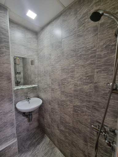 Bathroom 5, Family Hotel Amor, Rousse
