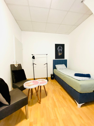 Room 4, Spacious 2BR Apt For 9 Near Liesing, Wien