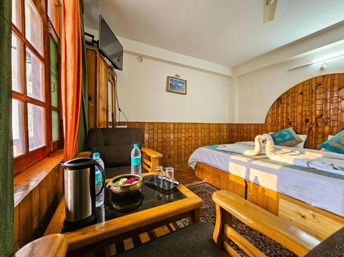 Bedroom 2, Purnima Little Italy, Kullu