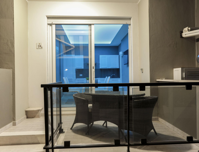 Others 5, The Smerald, Sassari