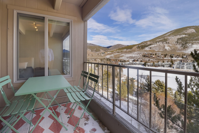 Outdoor dining 5, 317 Lodge At Lake Dillon 1 Bedroom Condo, Summit