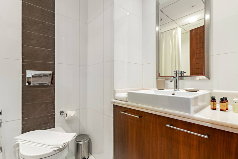 Bathroom, Silkhaus Spacious Boulevard Central Gym Pool, Dubai