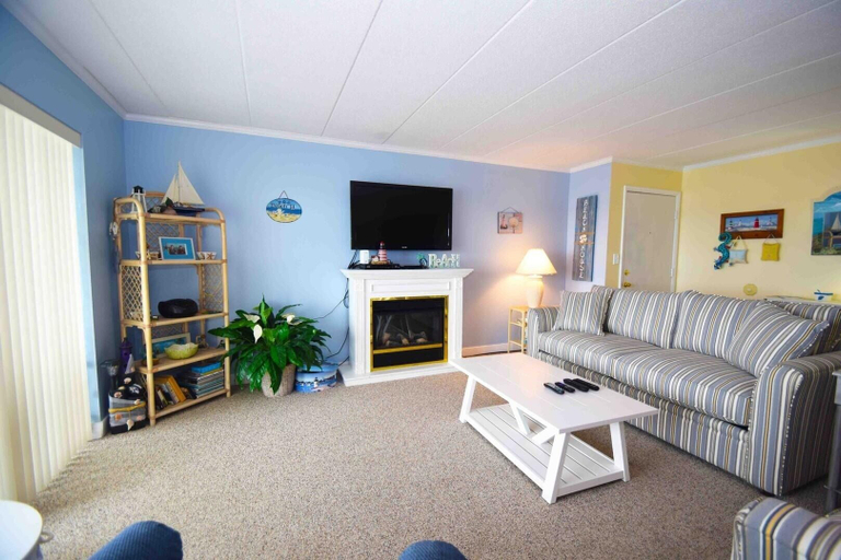 Living area 4, Harbour Island 302l 2 Bedroom Condo, Worcester