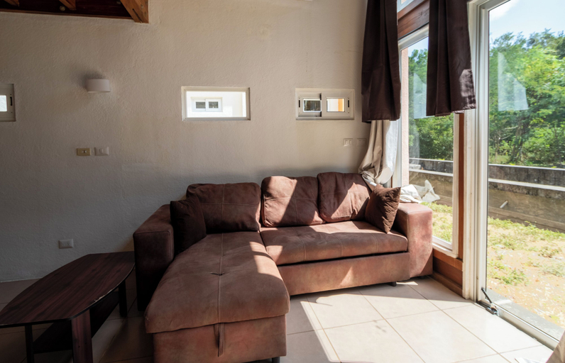 Living area 3, Casa Surf Soak - 200Mbps WiFi, Tola