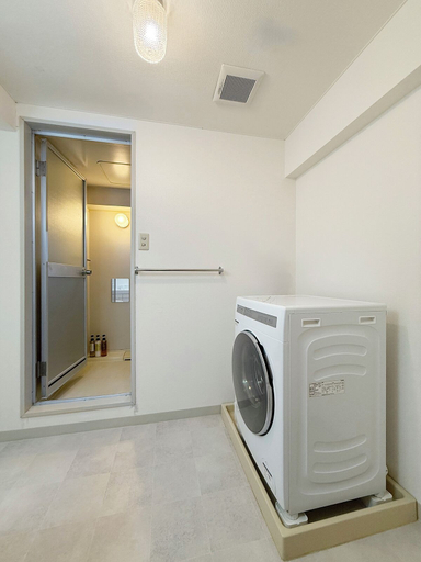Bathroom 5, Hills Kaminoboricho, Hiroshima