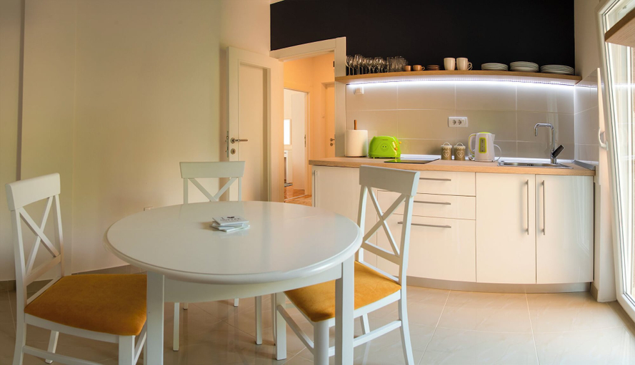 Others 3, Apartman no.5, Novi Sad