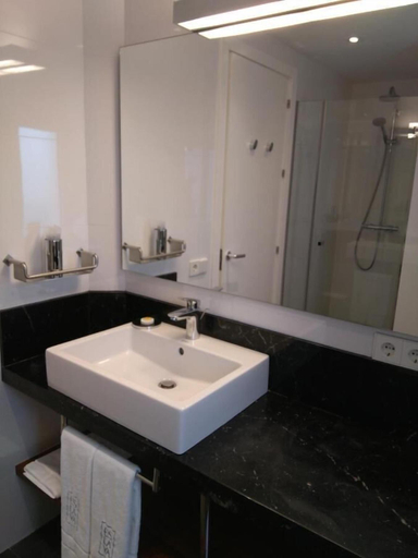 Bathroom 3, Apartamentos Eslava, Sevilla