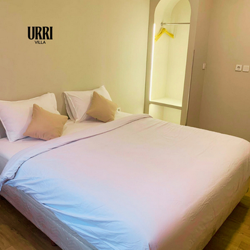 Others 3, URRI VILLA, Sleman