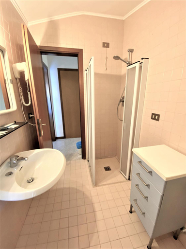 Bathroom 3, Villaggio Margherita, Venezia